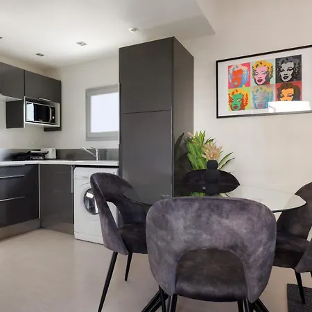 Apartment Phaedrus Living Mini Art House Warhol *
